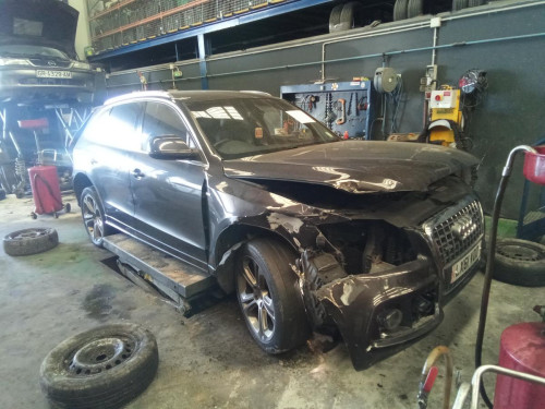  AUDI Q5 (8R) 