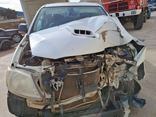 TOYOTA HILUX (KUN) — vehículo donante para recambios 