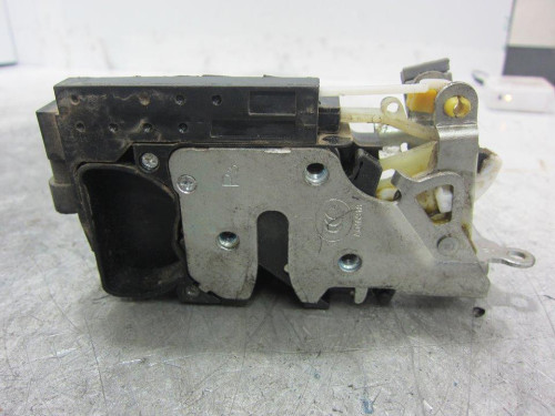  CERRADURA PUERTA DELANTERA DERECHA CHEVROLET AVEO BERLINA 
