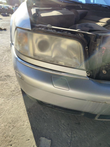 FARO DERECHO Audi A8 (D2) 