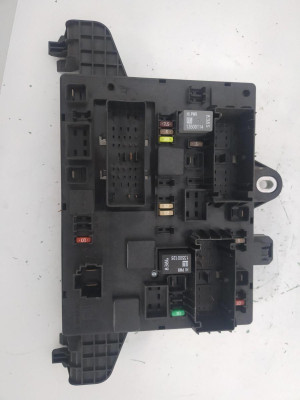 CAJA RELES / FUSIBLES
