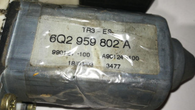 MOTOR ELEVALUNAS DELANTERO IZQUIERDO