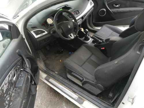 RENAULT MEGANE III COUPE — vehículo donante para recambios 