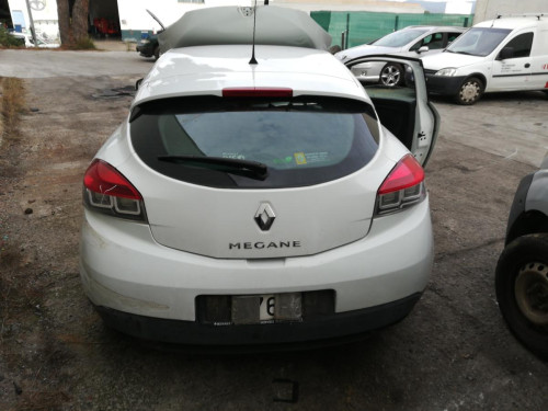 RENAULT MEGANE III COUPE — vehículo donante para recambios 