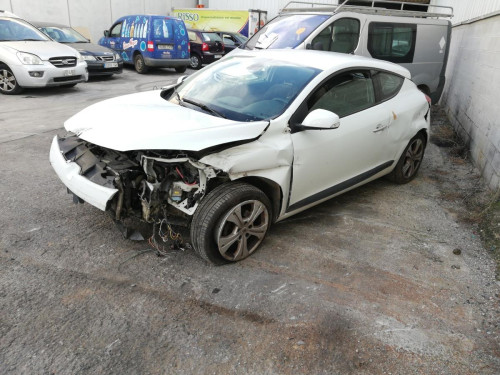RENAULT MEGANE III COUPE — vehículo donante para recambios 