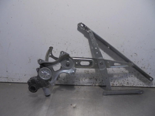 ELEVALUNAS TRASERO IZQUIERDO Toyota PRIUS + (ZVW40) 