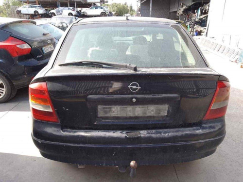 OPEL ASTRA G BERLINA — vehículo donante para recambios 