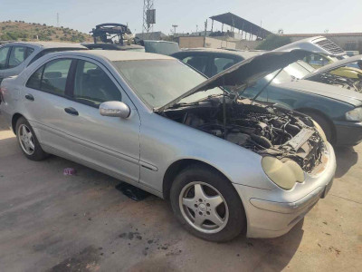 MERCEDES-BENZ CLASE C (BM 203) BERLINA