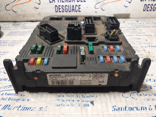  CAJA RELES / FUSIBLES 