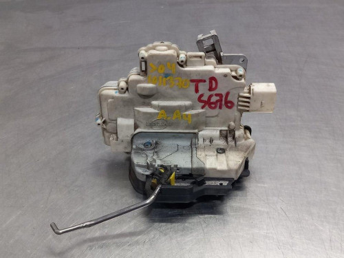  CERRADURA PUERTA TRASERA DERECHA AUDI A4 BERLINA (8E) 