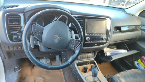 MITSUBISHI OUTLANDER (GF0/GG0) — vehículo donante para recambios 