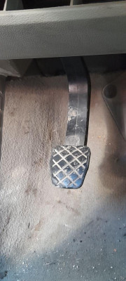 PEDAL EMBRAGUE