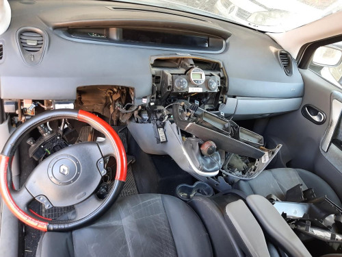  RENAULT SCENIC II (JM) 