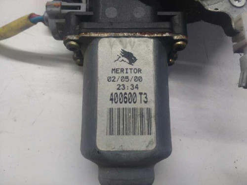  ELEVALUNAS TRASERO DERECHO Nissan ALMERA TINO (V10M) 