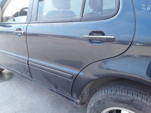 PUERTA TRASERA IZQUIERDA MERCEDES-BENZ CLASE ML (BM 163) 