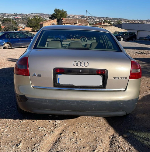 AUDI A6 BERLINA (4B2) — vehículo donante para recambios 