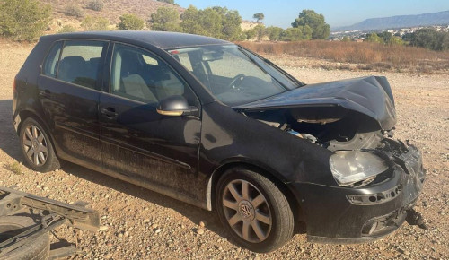 VOLKSWAGEN GOLF V (1K1)(10.2003) — автомобиль-донор на запчасти 