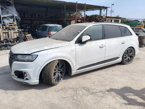  AUDI SQ7 (4MB) 