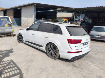 AUDI SQ7 (4MB)