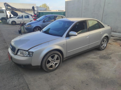 AUDI A4 BERLINA (8E)