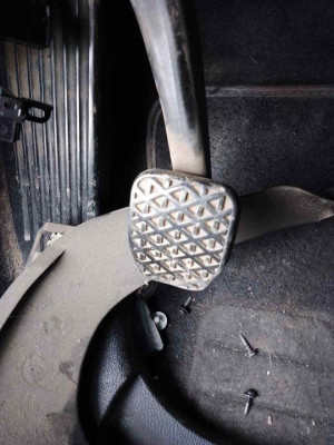 PEDAL EMBRAGUE