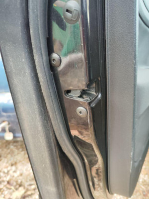 CERRADURA PUERTA DELANTERA IZQUIERDA