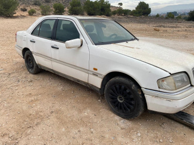 MERCEDES-BENZ CLASE C (BM 202) BERLINA