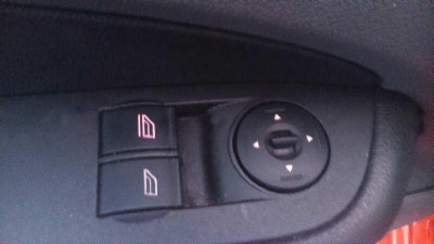 FORD FOCUS BERLINA (CB4)