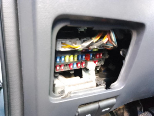 CAJA RELES / FUSIBLES Renault KOLEOS I 