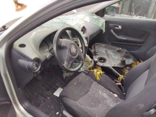 SEAT IBIZA (6L1) — vehículo donante para recambios 