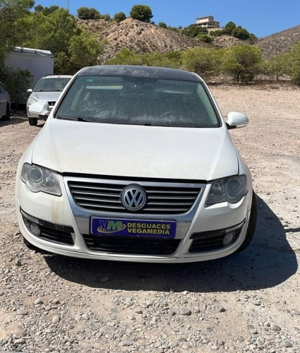 VOLKSWAGEN PASSAT BERLINA (3C2) — vehículo donante para recambios 