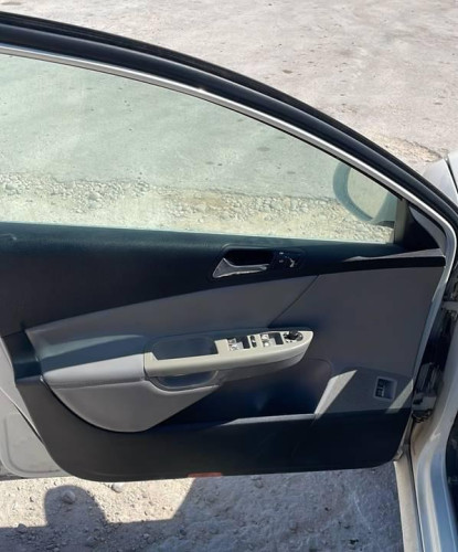 VOLKSWAGEN PASSAT BERLINA (3C2) — vehículo donante para recambios 
