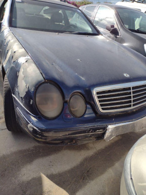 MERCEDES-BENZ CLK (BM 208) COUPE