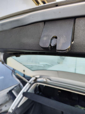 CERRADURA MALETERO / PORTON