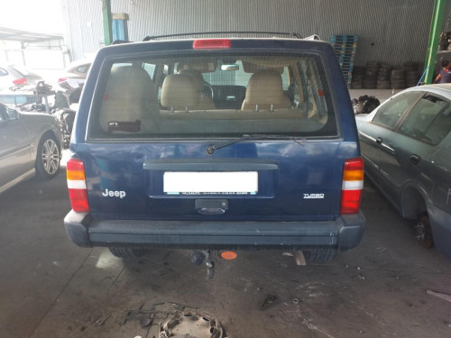  CHRYSLER JEEP CHEROKEE (J) 