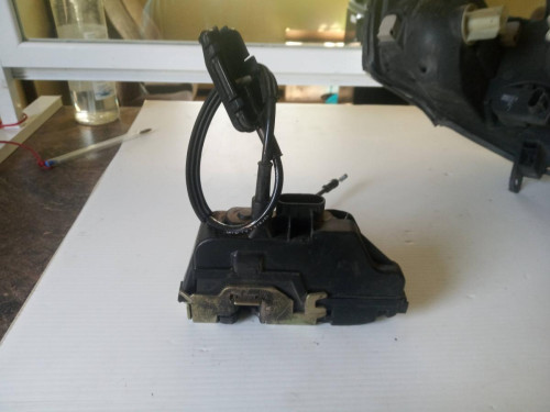  CERRADURA PUERTA DELANTERA DERECHA RENAULT LAGUNA II (BG0) 