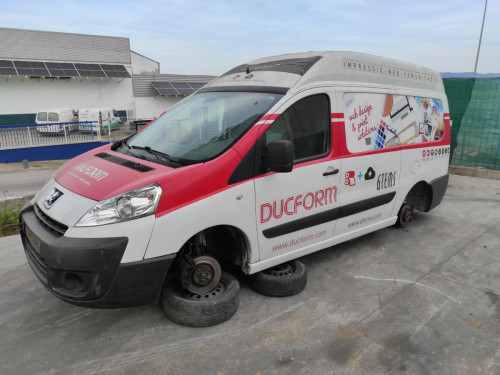 PEUGEOT EXPERT FURGÓN — автомобиль-донор на запчасти 