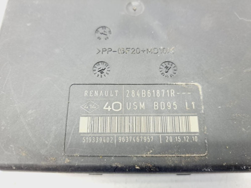 CAJA RELES / FUSIBLES Renault MEGANE III SPORT TOURER 