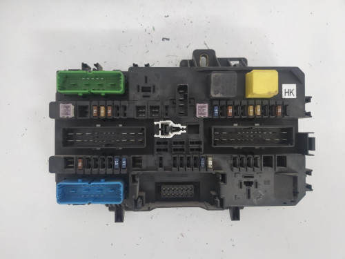 CAJA RELES / FUSIBLES OPEL ASTRA H GTC 