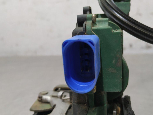  CERRADURA PUERTA DELANTERA DERECHA Volkswagen POLO IV (9N1) 
