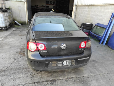 VOLKSWAGEN PASSAT BERLINA (3C2)