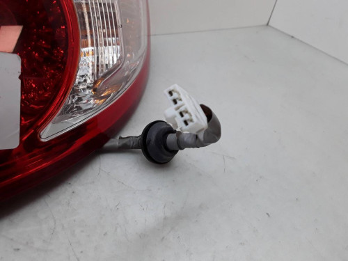 PILOTO TRASERO DERECHO Hyundai SANTA FE (CM) 