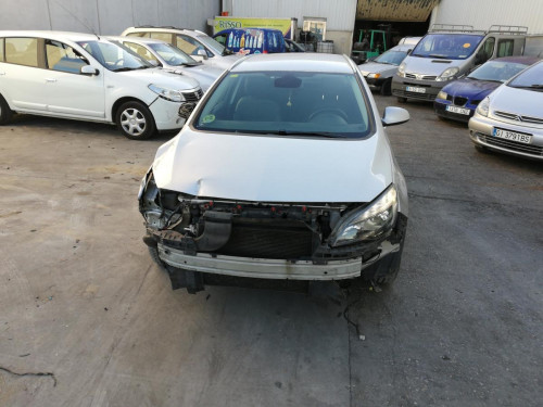 OPEL ASTRA J SPORTS TOURER — vehículo donante para recambios 