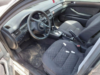 AUDI A4 AVANT (B5)
