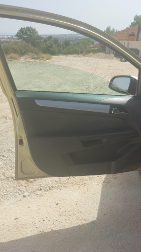 OPEL ASTRA H BERLINA — автомобиль-донор на запчасти 