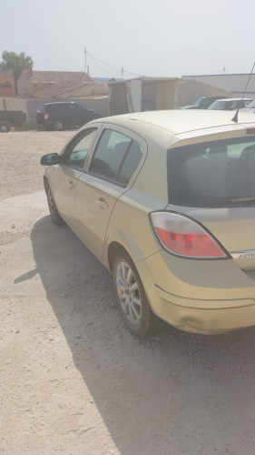 OPEL ASTRA H BERLINA — автомобиль-донор на запчасти 