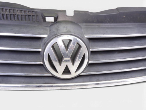 REJILLA DELANTERA б/у