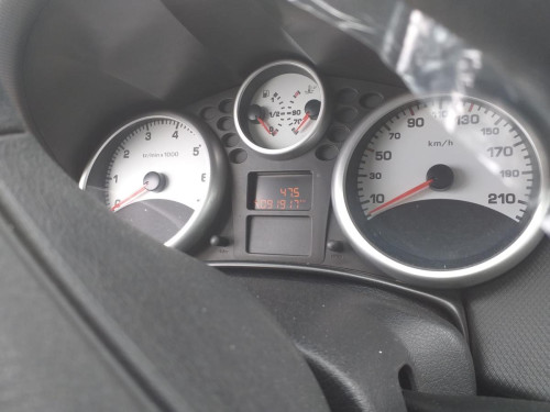 PEUGEOT 207 — vehículo donante para recambios 