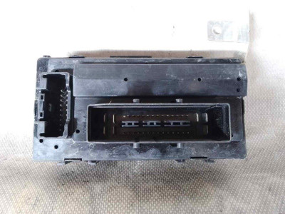 CAJA RELES / FUSIBLES