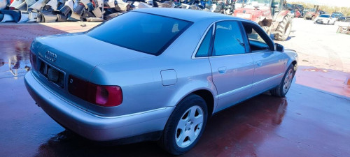  AUDI A8 (D2) 